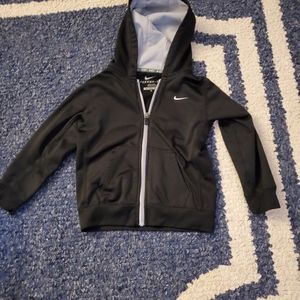 Nike size 6 therma-fit black hoodie
